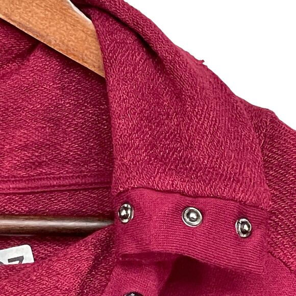 Sunday Pullover Sweater Women Size L Red Long Sleeve Cowl Neck Kangaroo Pockets - Picture 3 of 7